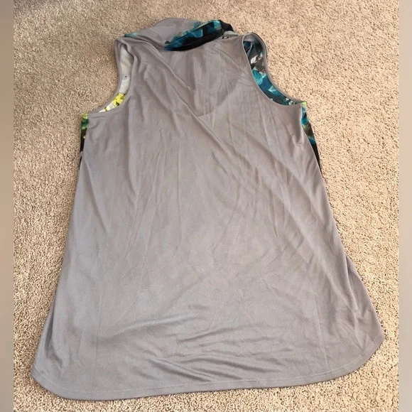 Kenneth Cole New York Abstract Sleeveless Cowl Neck Top. Size XL - Picture 5 of 9